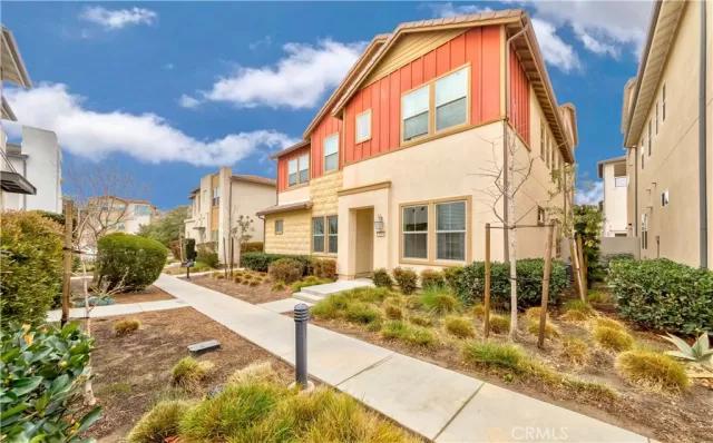 MLS: AR25118691 Condo For Sale