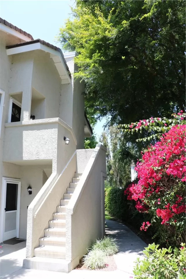 MLS: AR25135658 Condo For Sale