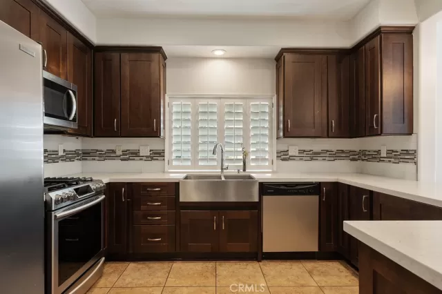 MLS: AR25171339 Condo For Sale