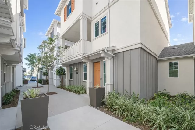 MLS: AR26056270 Condo For Sale