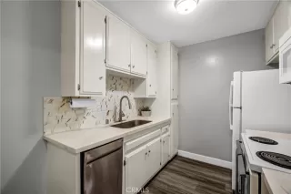 Photo #3: BB26050057 Listing 