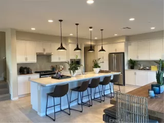 Photo #4: CV22196746 Listing 