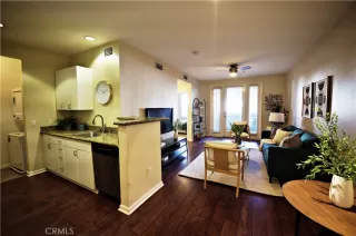 Photo #5: CV22245600 Listing 