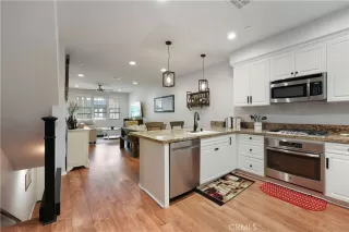 Photo #6: CV23007123 Listing