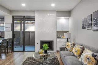 Photo #4: CV23012365 Listing 