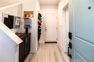 Photo #3: CV23028620 Listing