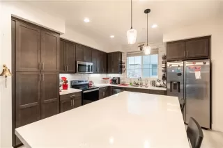 Photo #6: CV23028620 Listing