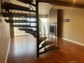 Photo #4: CV23043867 Listing 