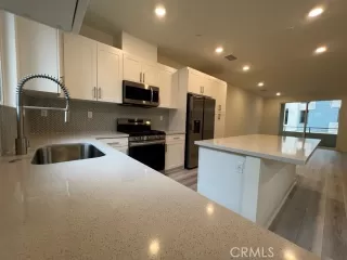 Photo #6: CV23047683 Listing 