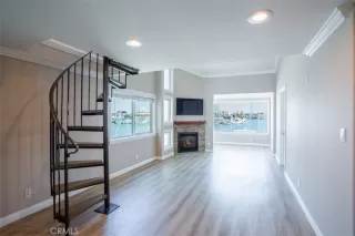 Photo #4: CV23064454 Listing 