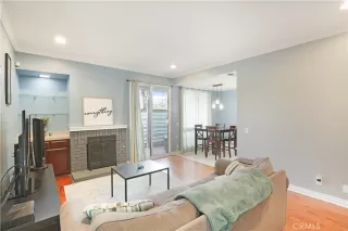 Photo #4: CV23066150 Listing 