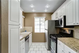 Photo #4: CV23073987 Listing