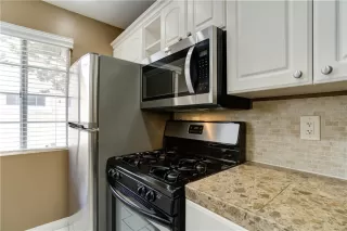 Photo #5: CV23073987 Listing