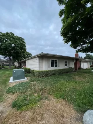 Photo #2: CV23076570 Listing