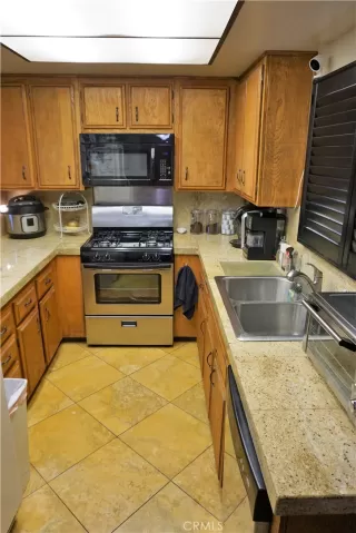 Photo #3: CV23117160 Listing 