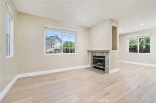 Photo #4: CV23130396 Listing 