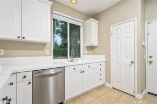 Photo #6: CV23130396 Listing 