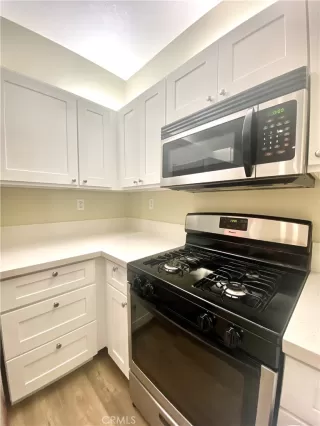 Photo #6: CV23130950 Listing 