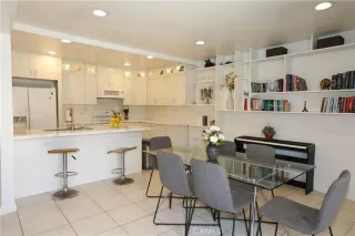 Photo #3: CV23133619 Listing 