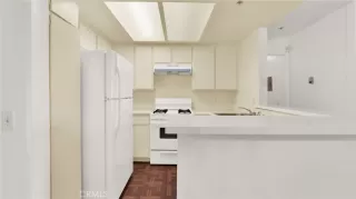 Photo #5: CV23158355 Listing 