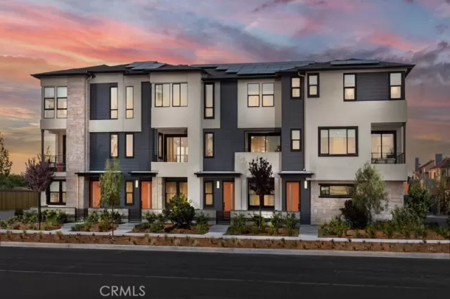 MLS: CV23161991 Condo For Sale