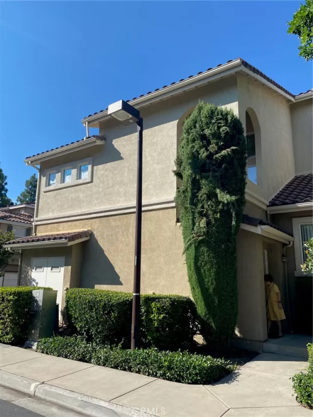 MLS: CV23167294 Condo For Sale