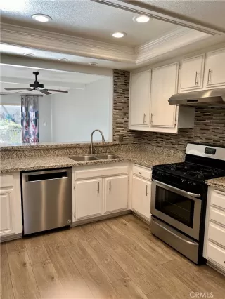 Photo #5: CV23213305 Listing