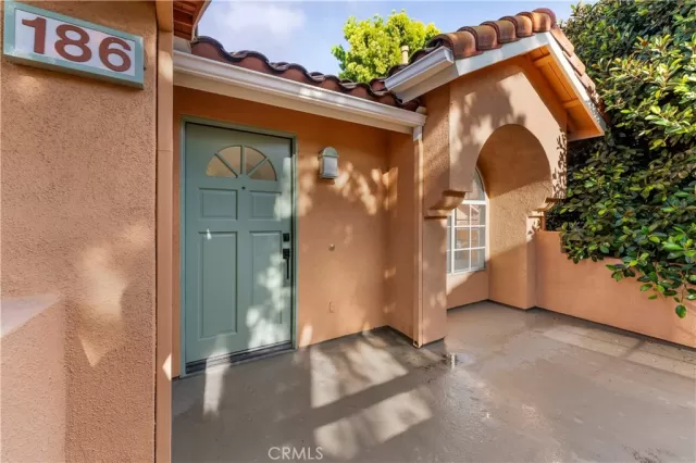 MLS: CV23214507 Condo For Sale