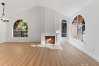 Photo #4: CV23214507 Listing 