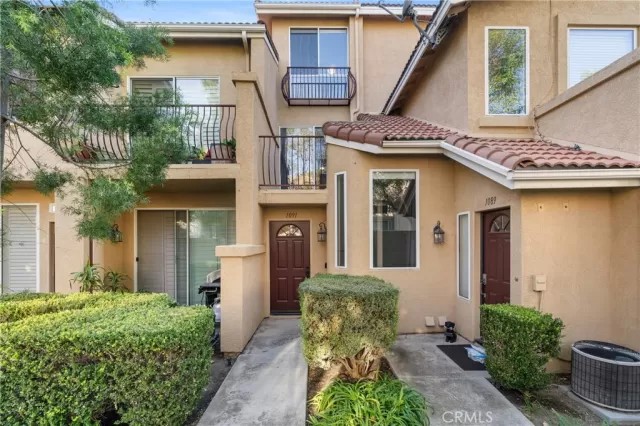 MLS: CV23219118 Condo For Sale