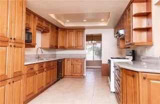 Photo #4: CV23220700 Listing 