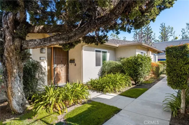 MLS: CV24023653 Condo For Sale