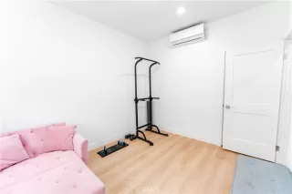 Photo #4: CV24032341 Listing