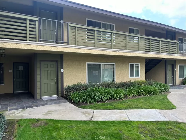 MLS: CV24040321 Condo For Sale