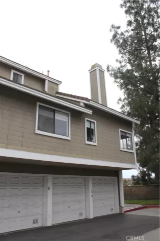 Photo #3: CV24041335 Listing