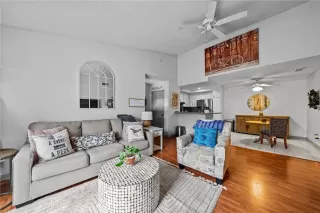 Photo #6: CV24042816 Listing 