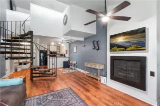 Photo #3: CV24044655 Listing 