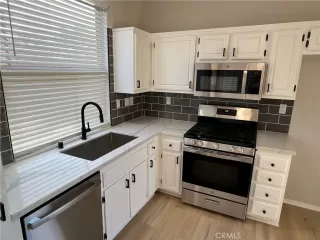 Photo #4: CV24048123 Listing