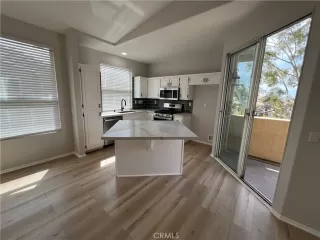 Photo #5: CV24048123 Listing