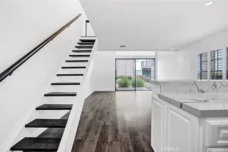 Photo #2: CV24067138 Listing 