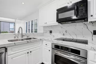 Photo #4: CV24067138 Listing 