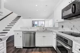 Photo #6: CV24067138 Listing 