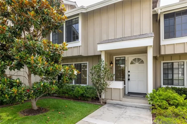 MLS: CV24071366 Condo For Sale