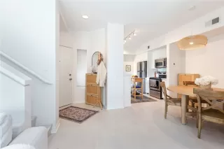 Photo #5: CV24077730 Listing 