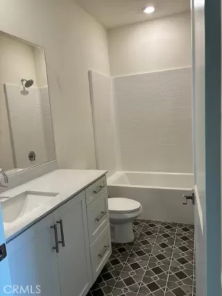 Photo #3: CV24088407 Listing 