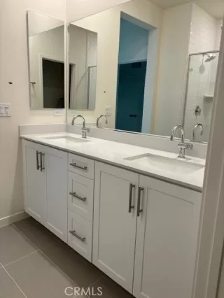 Photo #4: CV24088407 Listing 