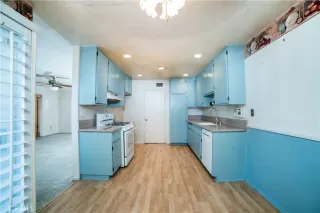 Photo #4: CV24096640 Listing 