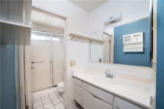 Photo #5: CV24096640 Listing 