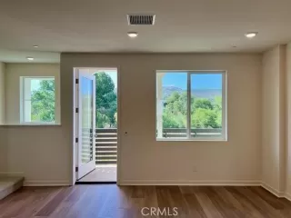 Photo #2: CV24103471 Listing 