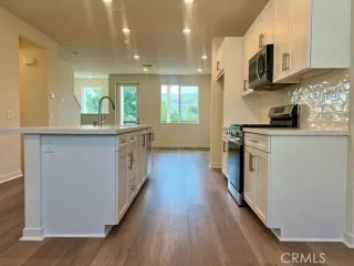 Photo #3: CV24103471 Listing 